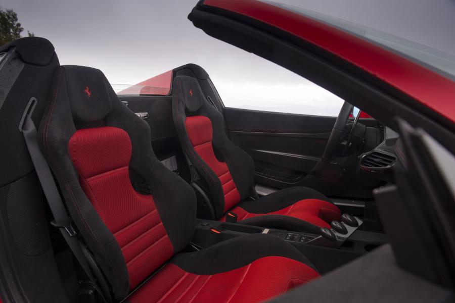  Ferrari 458 Italia Speciale A 2014 года  (фото 14 из 24)